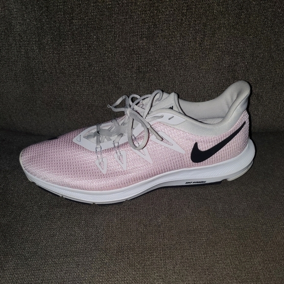 NIKE Quest Women's Running Shoes.  Size 10 - Picture 4 of 6